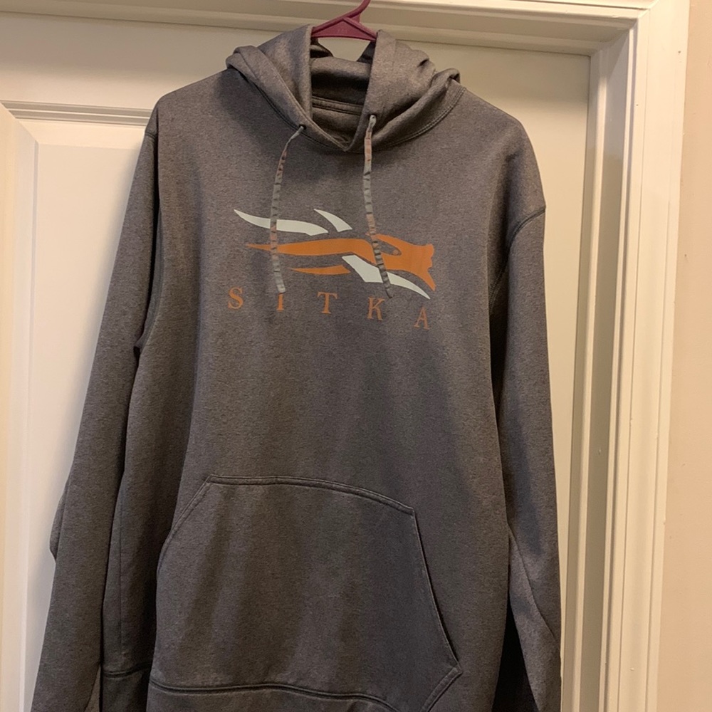 Sitka grey pull over.